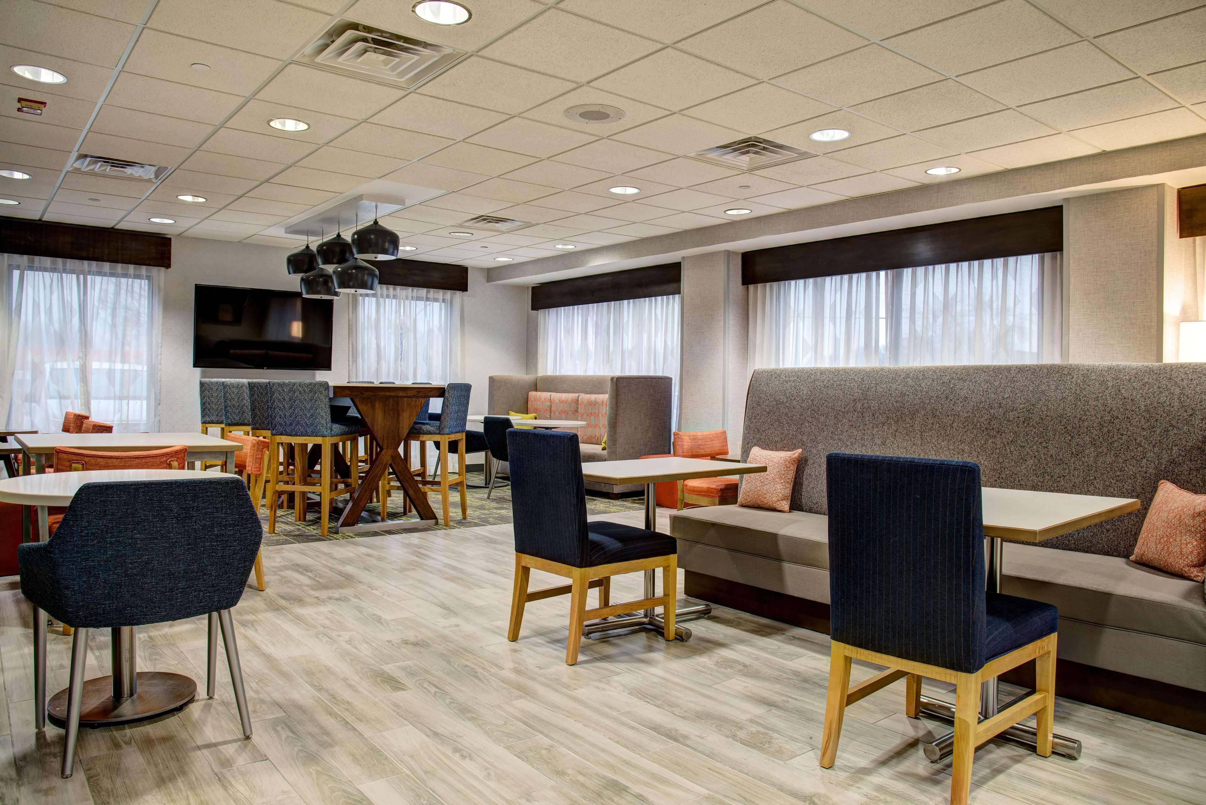 Hampton Inn Rochester Exterior photo