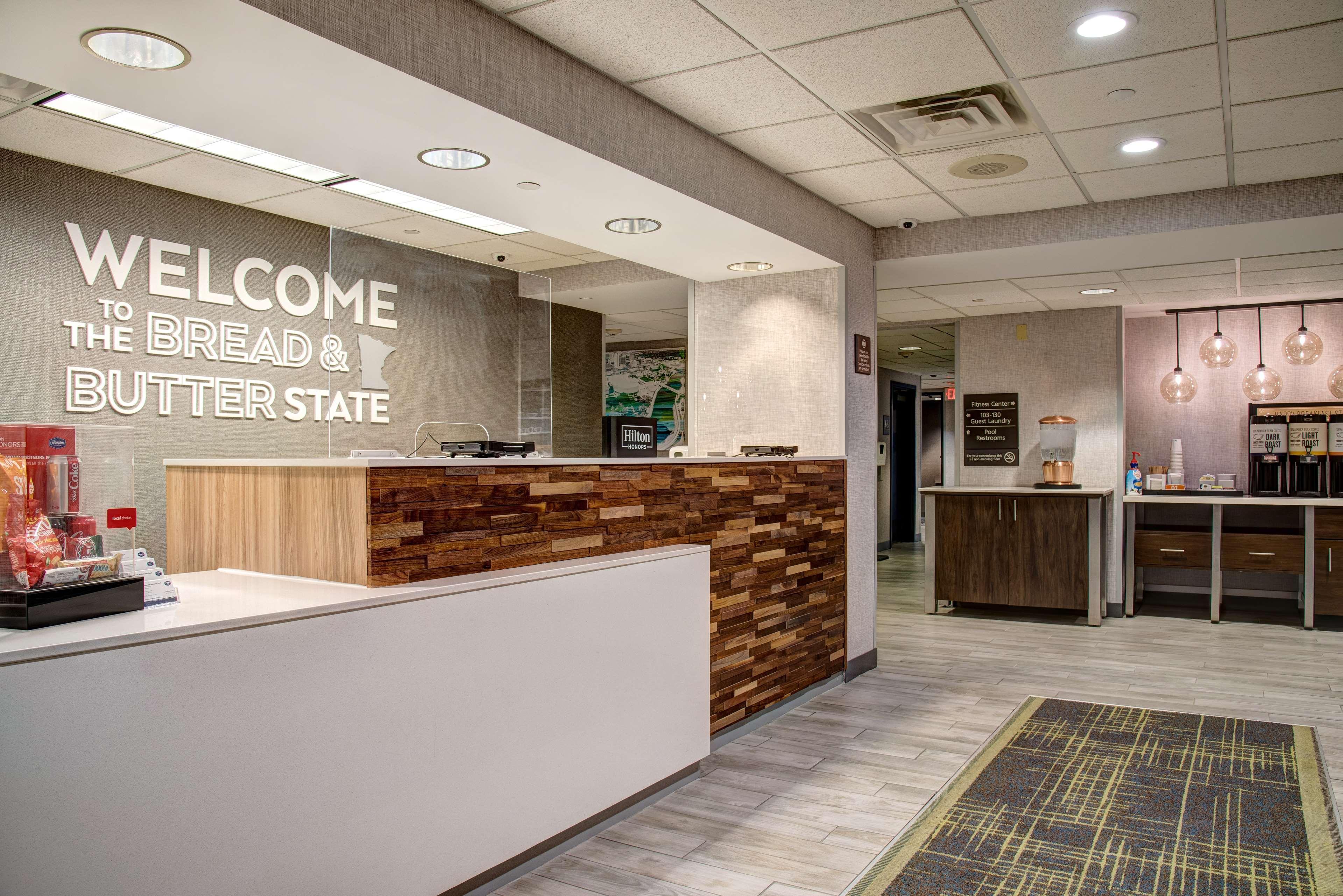 Hampton Inn Rochester Exterior photo