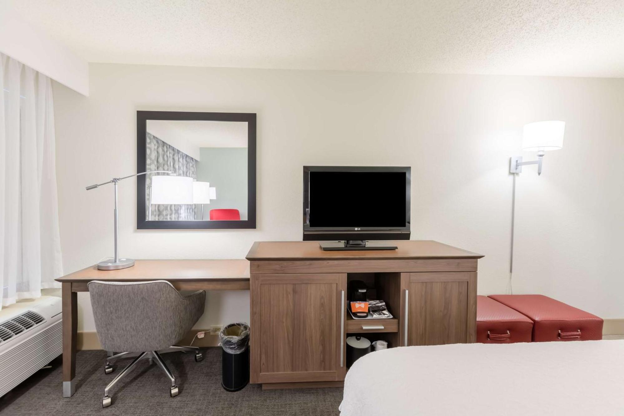 Hampton Inn Rochester Exterior photo