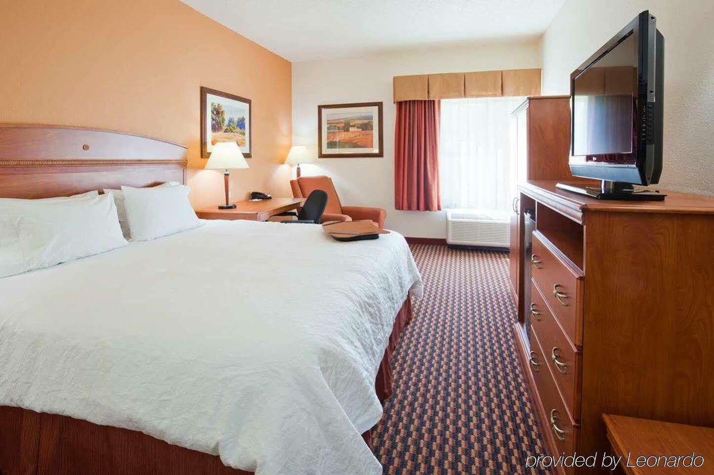 Hampton Inn Rochester Exterior photo